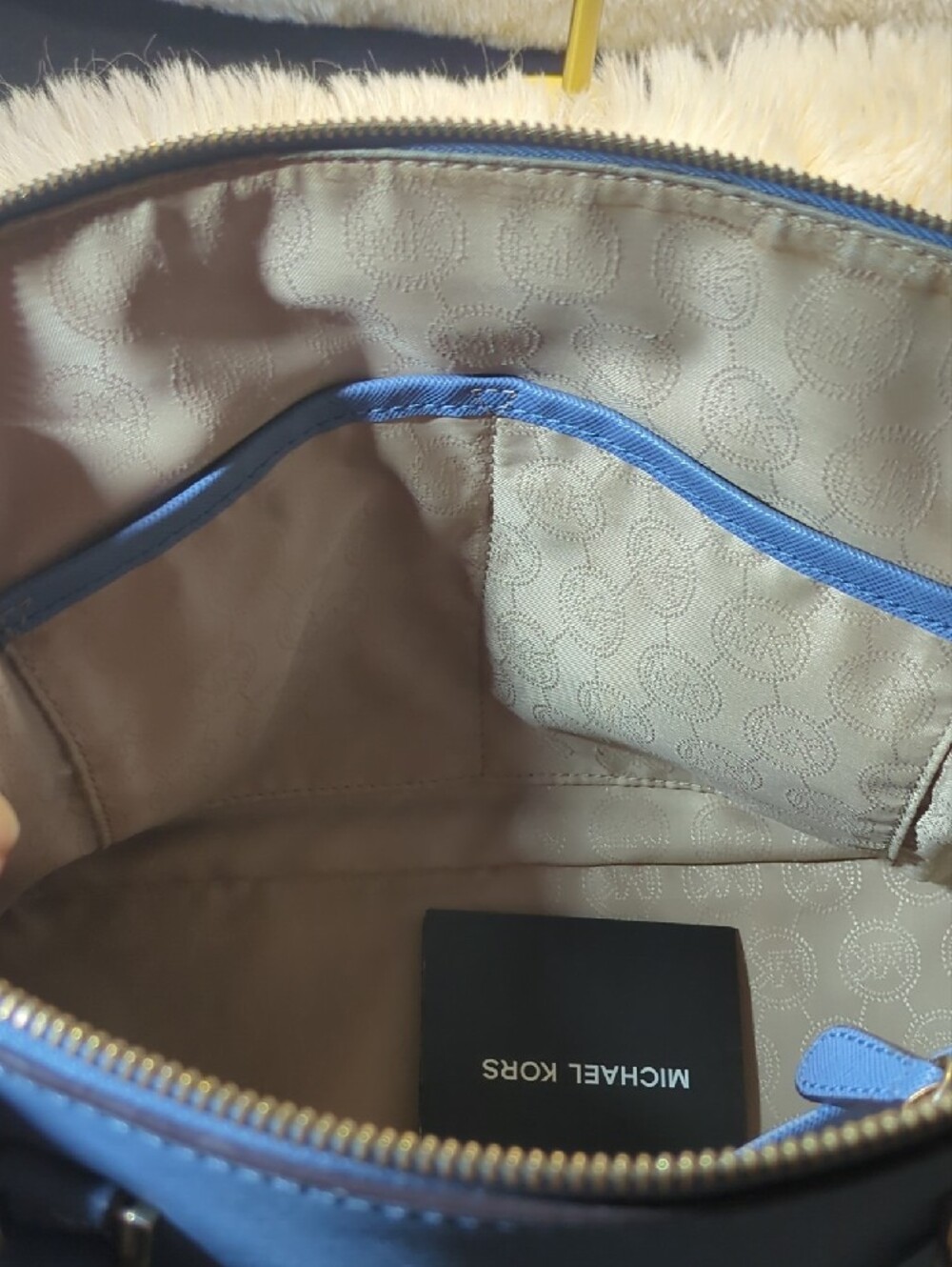 Michael Kors Powder Blue Saffiano Leather Dome Satchel $40 - Picture 9 of 9